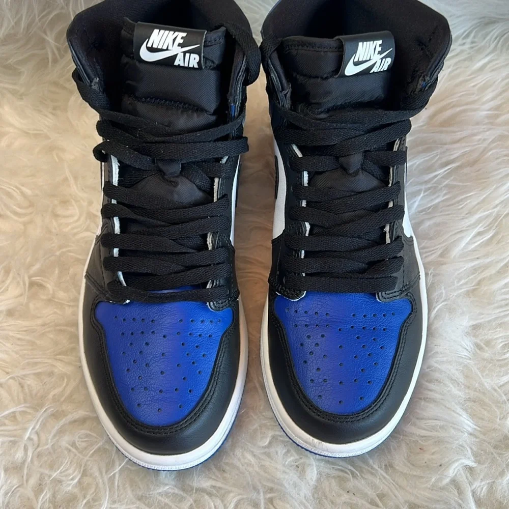 Nike Men’s Air Jordan 1 Retro High OG 'Royal Toe'  High-Top Sneakers Size 7.5 US - Picture 13 of 17